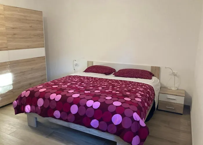 Nyaraló First Vrtovin