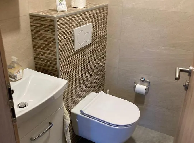 First Vrtovin Nyaraló *