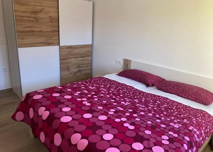 Casa vacanze First Vrtovin Crnice